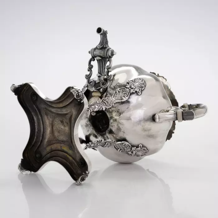 Théière-samovar en argent pour servir des boissons chaudes. Shper Adolf. Saint-Pétersbourg, 1843