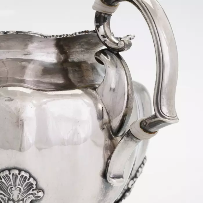 Théière-samovar en argent pour servir des boissons chaudes. Shper Adolf. Saint-Pétersbourg, 1843