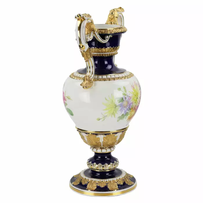 LARGE SALON VASE WITH FLORAL BOUQUETS. ERNST AUGUST LEUTERITZ GERMANY, MEISSEN, SECOND HALF OF THE 19TH CENTURY