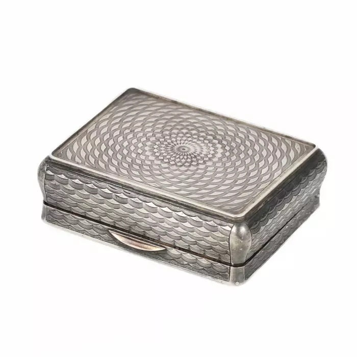 Tabatière russe en argent avec motif en émail. Moscou. 1852 