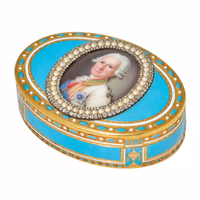 TABATIÈRE EN OR AVEC PORTRAIT DE LAMIRAL SEMION IVANOVITCH MORDVINOV. SAINT-PÉTERSBOURG, DAVID RUDOLPH, RUSSIE, ANNÉES 1780.