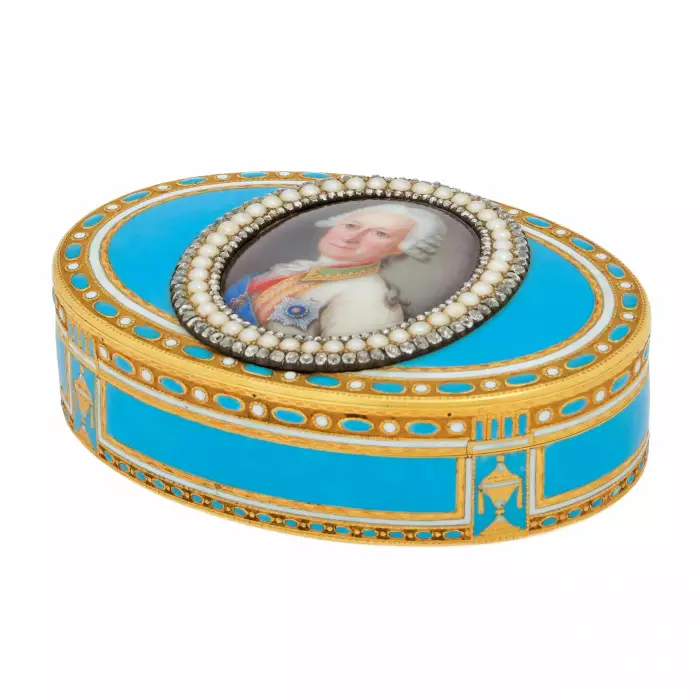 TABATIÈRE EN OR AVEC PORTRAIT DE LAMIRAL SEMION IVANOVITCH MORDVINOV. SAINT-PÉTERSBOURG, DAVID RUDOLPH, RUSSIE, ANNÉES 1780.