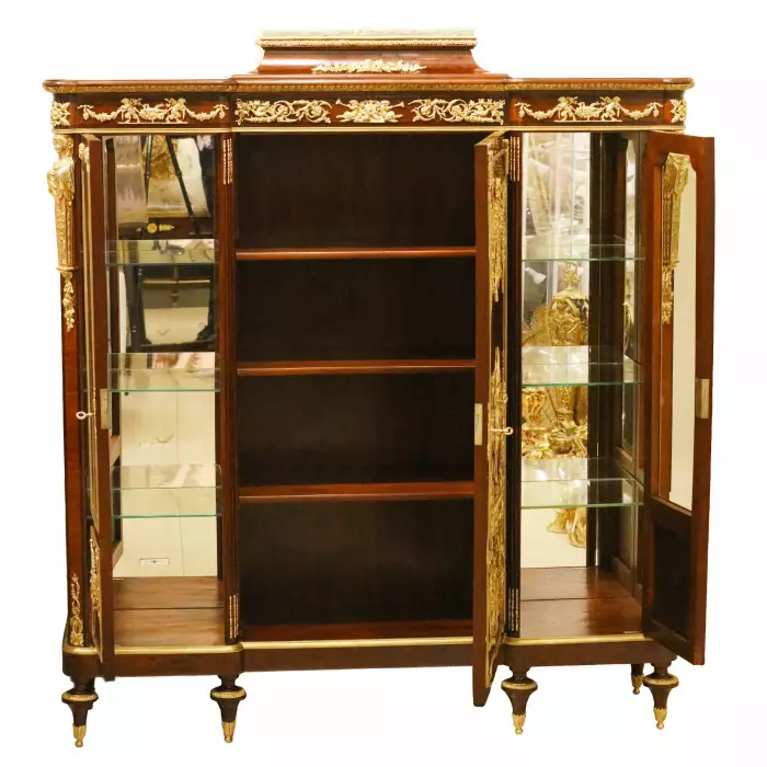 MAHOGANY AND GILT-BRONZE DISPLAY CABINET. FRANÇOIS LINKE. FRANCE, LATE 19TH CENTURY