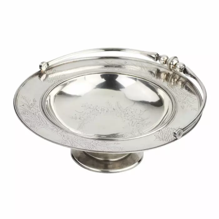 VASE À CONFISERIES EN ARGENT RUSSE. ERIK AUGUST KOLLIN. SAINT-PÉTERSBOURG, 1887