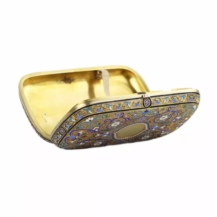 ÉTUI À CIGARETTES EN ARGENT DORÉ ÉMAILLÉ EN PLEIN ET À CLOISONNÉ IVAN ANDREEV, MOSCOU, 1887