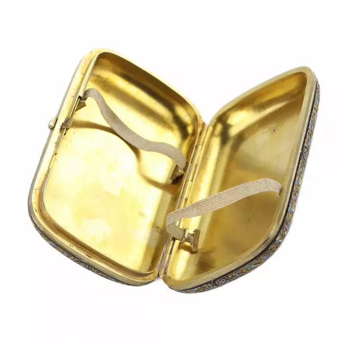 ÉTUI À CIGARETTES EN ARGENT DORÉ ÉMAILLÉ EN PLEIN ET À CLOISONNÉ IVAN ANDREEV, MOSCOU, 1887