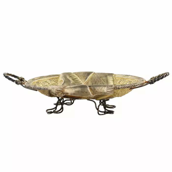 Assiette à pain en argent. Usine d`Andrey Mikhailovich Postnikov. Moscou. 1896-1908