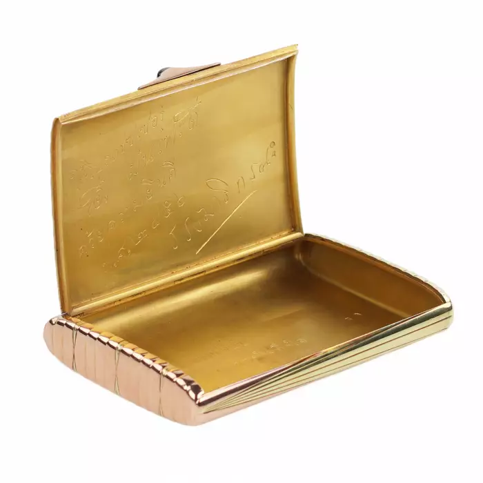 ÉTUI À CIGARETTES RUSSE EN OR 14 CARATS. FABRIQUE BEILIN & SON SAINT-PÉTERSBOURG, 1908–1917