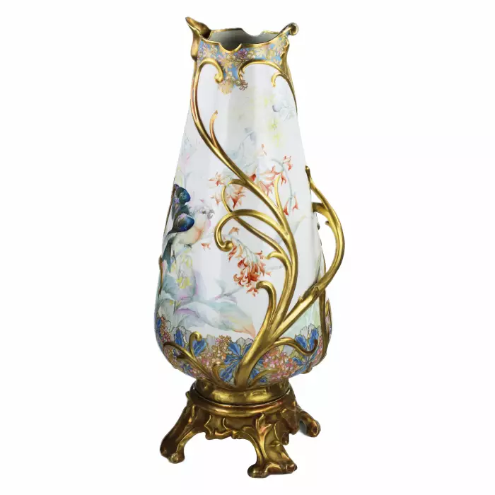 Vase with painting Birds and flowers. Yildiz. Ottoman Empire, 1900.