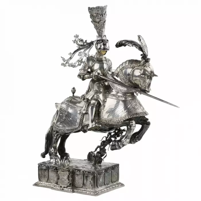 CHEVALIERS MAXIMILIEN IER ET FERDINAND II À CHEVAL. HANAU, VERS 1910