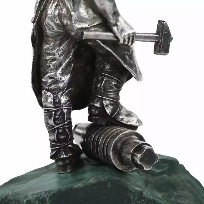 SCULPTURE EN ARGENT «INGÉNIEUR DES MINES». 1ÈRE ARTEL DE MOSCOU, 1908–1917