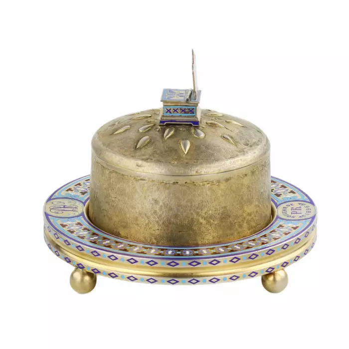 BEURRIER EN ARGENT EN FORME DE PAIN DE FÊTE AVEC SALIÈRE MAISON PAVEL OVCHINNIKOV, MOSCOU, 1896