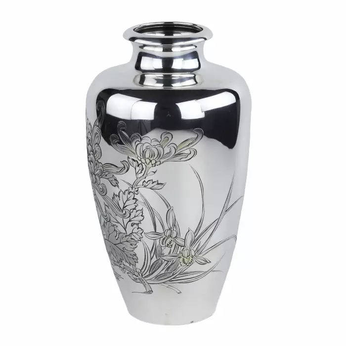 VASE EN ARGENT MITSUMURA À DÉCOR DE CHRYSANTHÈMES. JAPON, XXe SIÈCLE