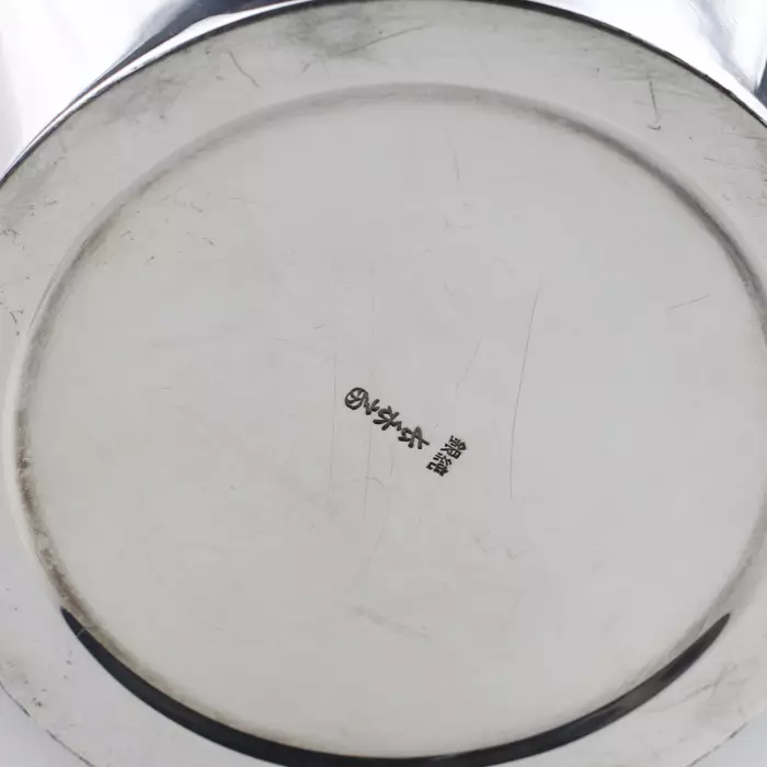 VASE EN ARGENT MITSUMURA À DÉCOR DE CHRYSANTHÈMES. JAPON, XXe SIÈCLE