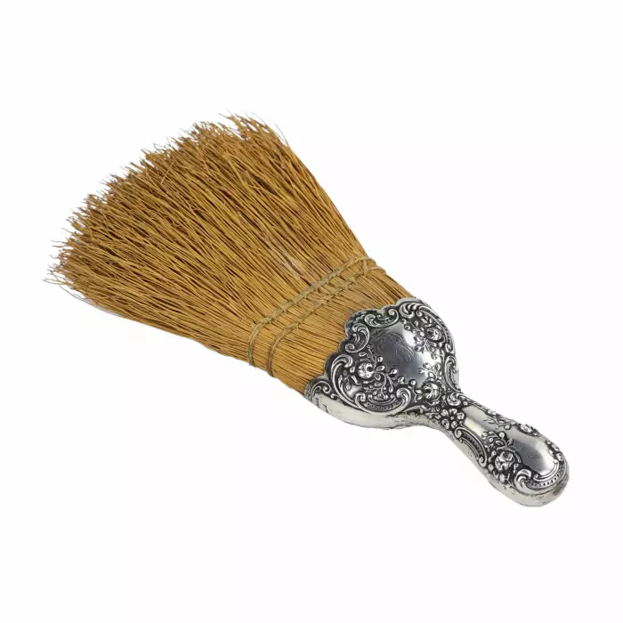 BROSSE EN ARGENT AVEC MANCHE DE STYLE VICTORIEN. GORHAM, TOURNANT DES XIXe ET XXe SIÈCLES