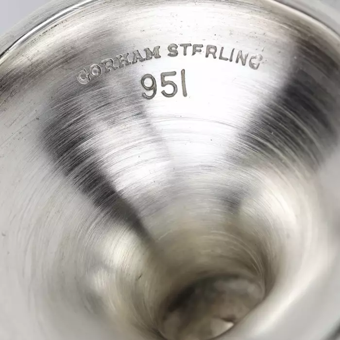 SERVICE EN ARGENT DE 6 VERRINES SUR PLATEAU. GORHAM STERLING. ÉTATS-UNIS, XXe SIÈCLE