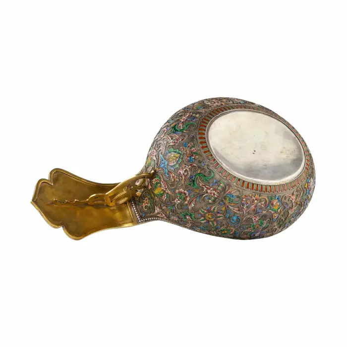 LARGE SILVER KOVSH IN THE RUSSIAN STYLE WITH CLOISONNÉ ENAMEL RUSSIA, MOSCOW, EARLY 20TH CENTURY