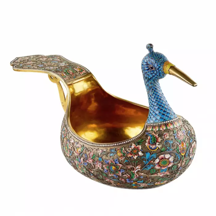 LARGE SILVER KOVSH IN THE RUSSIAN STYLE WITH CLOISONNÉ ENAMEL RUSSIA, MOSCOW, EARLY 20TH CENTURY