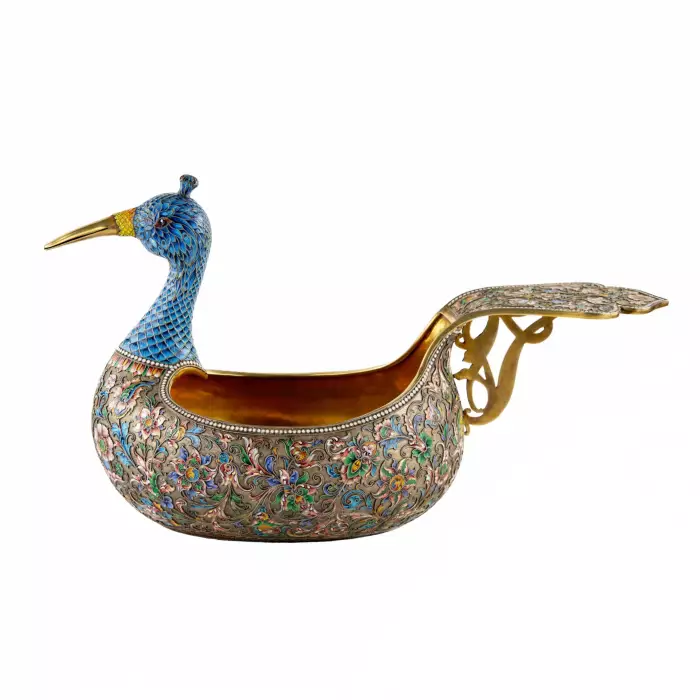 LARGE SILVER KOVSH IN THE RUSSIAN STYLE WITH CLOISONNÉ ENAMEL RUSSIA, MOSCOW, EARLY 20TH CENTURY