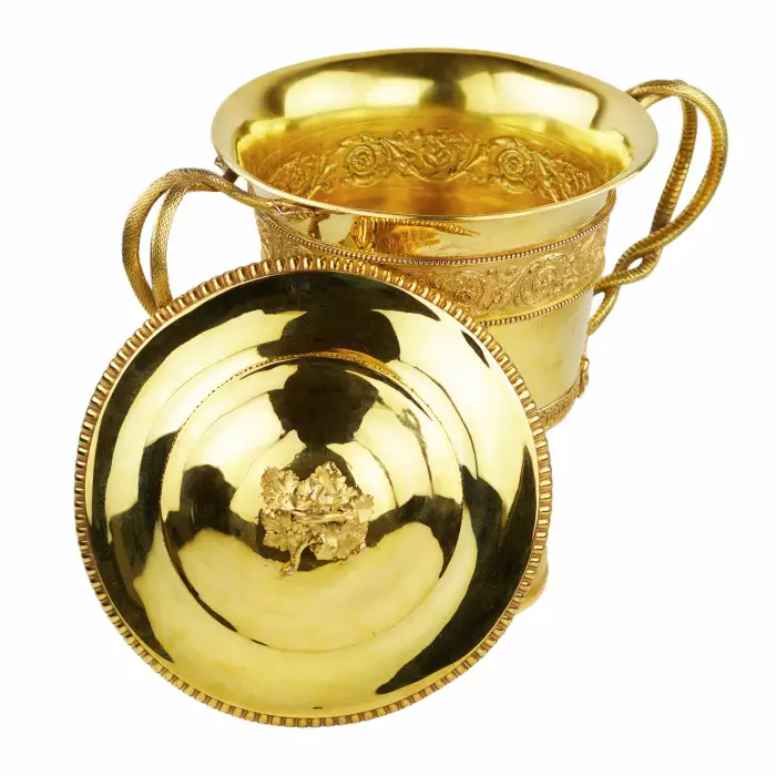 COVERED NEOCLASSICAL CUP. ROBERT GARRARD II & EDWARD BURROWS. ENGLAND, FIRST THIRD OF THE 19TH CENTURY