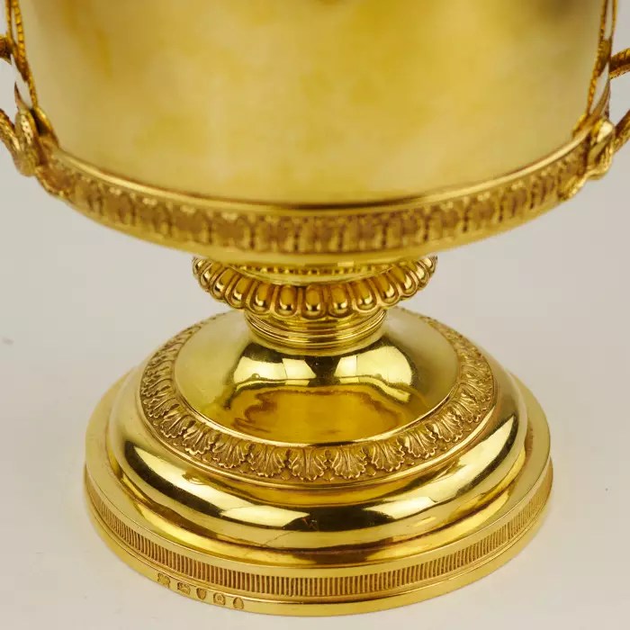COVERED NEOCLASSICAL CUP. ROBERT GARRARD II & EDWARD BURROWS. ENGLAND, FIRST THIRD OF THE 19TH CENTURY