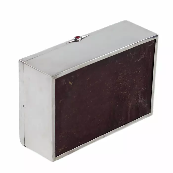 BOÎTE À CIGARes EN ARGENT AVEC CABOCHON SUÈDE, XXe SIÈCLE