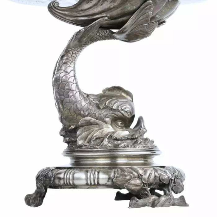 EXCEPTIONNELLE PAIRE DE TAZZAS EN CRISTAL SUR PIÉTEMENTS EN ARGENT. MAISON DES FRÈRES GRACHEV RUSSIE, SAINT-PÉTERSBOURG, FIN DU XIXᵉ SIÈCLE