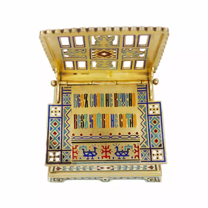 SALERON EN ARGENT EN FORME DE TRÔNE AVEC PROVERBE ÉMAILLÉ FABRIQUE P.A. OVCHINNIKOV, MOSCOU, 1884