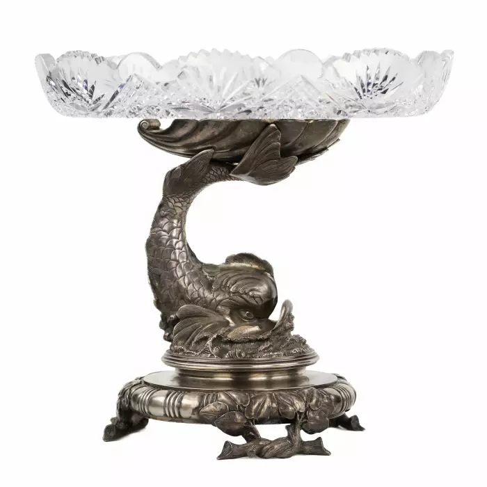 EXCEPTIONNELLE PAIRE DE TAZZAS EN CRISTAL SUR PIÉTEMENTS EN ARGENT. MAISON DES FRÈRES GRACHEV RUSSIE, SAINT-PÉTERSBOURG, FIN DU XIXᵉ SIÈCLE
