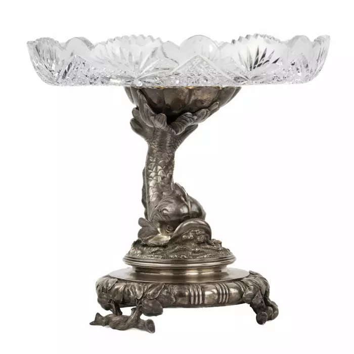 EXCEPTIONNELLE PAIRE DE TAZZAS EN CRISTAL SUR PIÉTEMENTS EN ARGENT. MAISON DES FRÈRES GRACHEV RUSSIE, SAINT-PÉTERSBOURG, FIN DU XIXᵉ SIÈCLE
