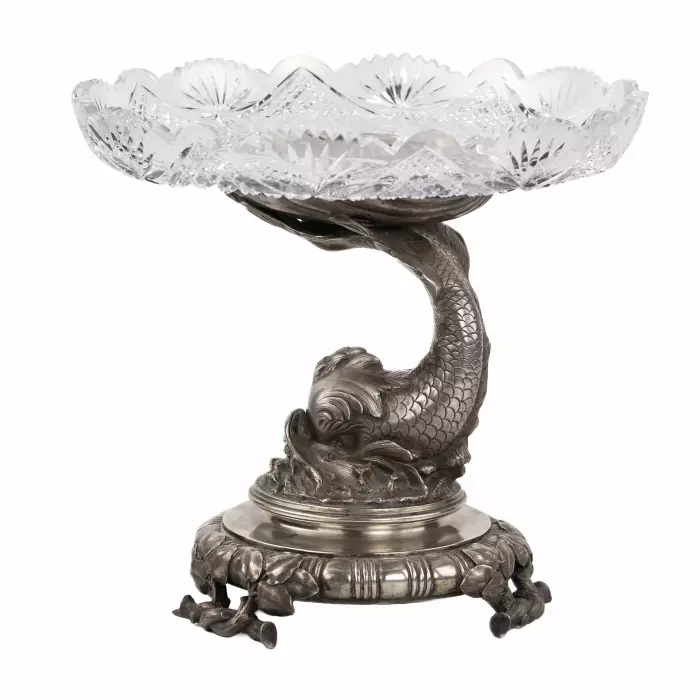 EXCEPTIONNELLE PAIRE DE TAZZAS EN CRISTAL SUR PIÉTEMENTS EN ARGENT. MAISON DES FRÈRES GRACHEV RUSSIE, SAINT-PÉTERSBOURG, FIN DU XIXᵉ SIÈCLE