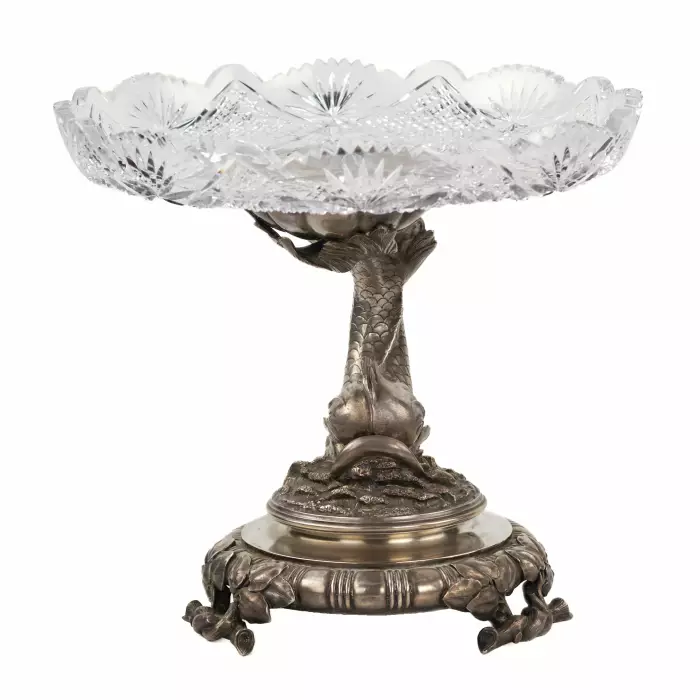 EXCEPTIONNELLE PAIRE DE TAZZAS EN CRISTAL SUR PIÉTEMENTS EN ARGENT. MAISON DES FRÈRES GRACHEV RUSSIE, SAINT-PÉTERSBOURG, FIN DU XIXᵉ SIÈCLE