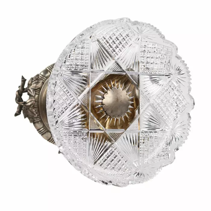EXCEPTIONNELLE PAIRE DE TAZZAS EN CRISTAL SUR PIÉTEMENTS EN ARGENT. MAISON DES FRÈRES GRACHEV RUSSIE, SAINT-PÉTERSBOURG, FIN DU XIXᵉ SIÈCLE