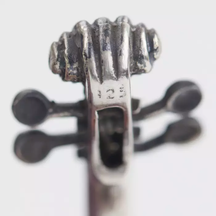 A MINIATURE SILVER VIOLIN IN A CASE, EUROPE, EARLY 20TH CENTURY 