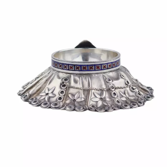 Salière de mariage pour karavaï avec émail en forme de nappe Maison Pavel Ovchinnikov, Moscou, 1875