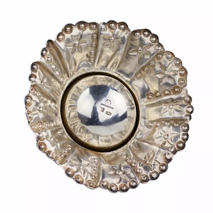 Salière de mariage pour karavaï avec émail en forme de nappe Maison Pavel Ovchinnikov, Moscou, 1875