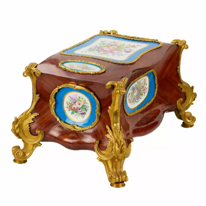DESK JEWELRY CASKET WITH SÈVRES PORCELAIN PLAQUES FRANCE, FIRST HALF OF THE 19TH CENTURY, CIRCA 1830