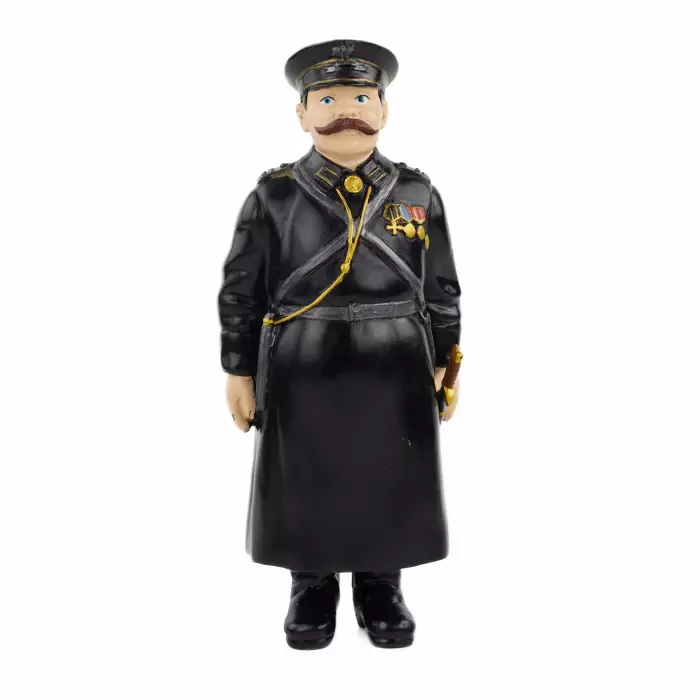 FIGURINE EN BRONZE D’UN POLICIER RUSSE, PEINTE À FROID D’APRÈS UN MODÈLE DE FABERGÉ RUSSIE, SAINT-PÉTERSBOURG, 1911