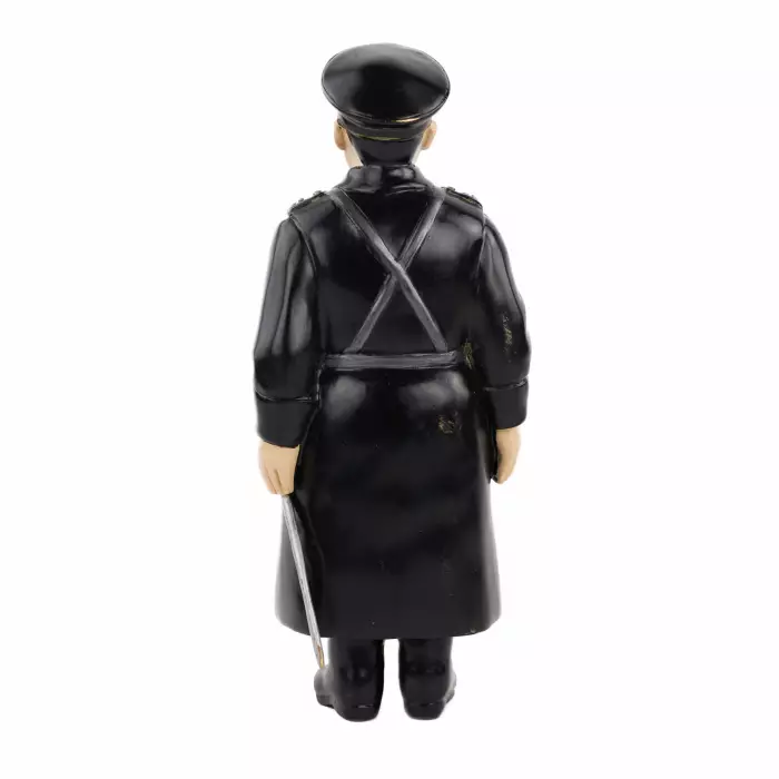 FIGURINE EN BRONZE D’UN POLICIER RUSSE, PEINTE À FROID D’APRÈS UN MODÈLE DE FABERGÉ RUSSIE, SAINT-PÉTERSBOURG, 1911
