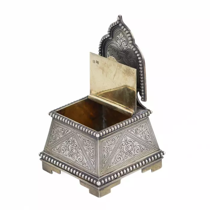 SALIER EN ARGENT EN FORME DE TRÔNE, MAISON KHLEBNIKOV EMPIRE RUSSE, MOSCOU, 1883