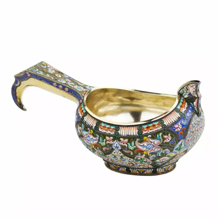 LARGE RUSSIAN SILVER KOVSH WITH CLOISONNÉ ENAMEL BY KONSTANTIN SKVORTSOV  RUSSIA, MOSCOW, 1908–1917