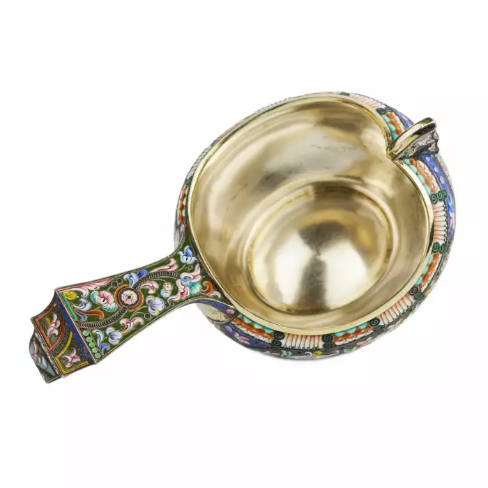 LARGE RUSSIAN SILVER KOVSH WITH CLOISONNÉ ENAMEL BY KONSTANTIN SKVORTSOV  RUSSIA, MOSCOW, 1908–1917