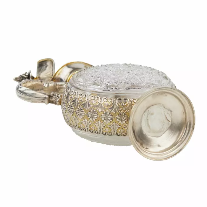 PAIR OF CUT CRYSTAL WINE EWERS WITH SILVER MOUNTS GERMANY, FIRST HALF OF THE 20TH CENTURY