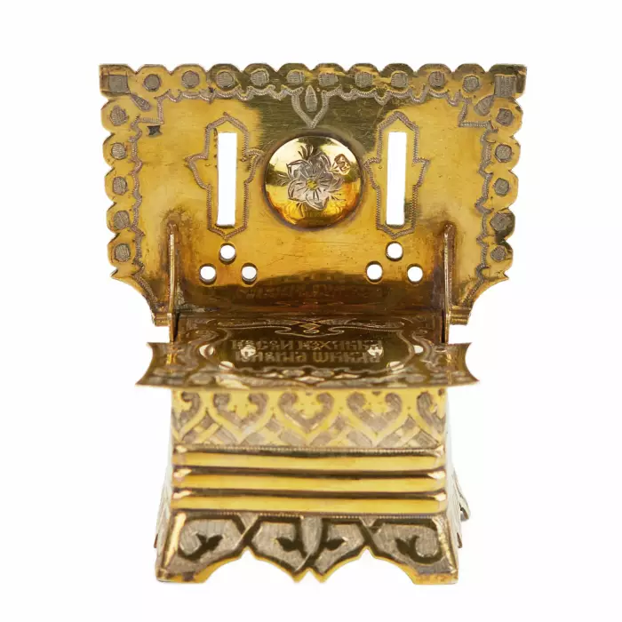 SALIÈRE EN ARGENT EN FORME DE TRÔNE AVEC NIELLE ET LA PROVERBE « SANS SEL NI PAIN, LA MOITIÉ DU REPAS » MOSCOU, 1866