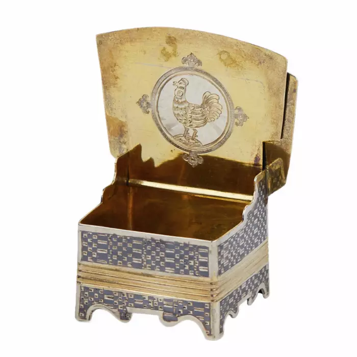 SALIÈRE EN ARGENT EN FORME DE TRÔNE AVEC NIELLO MOSCOU, 1864