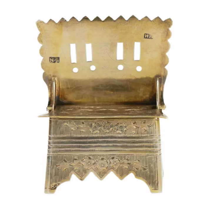 SALIÈRE EN ARGENT EN FORME DE TRÔNE AVEC DÉCOR GRAVÉ RUSSIE, MOSCOU, 1870