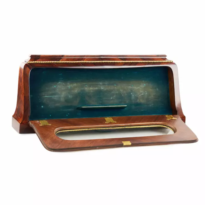 VITRINE MURALE POUR MÉDAILLES EUROPE, CHARIÈRE DES XIXe ET XXe SIÈCLES