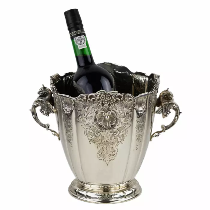 SILVER CHAMPAGNE COOLER WITH DRAGON HANDLES. EUROPE, LATE 19TH - EARLY 20TH CENTURY