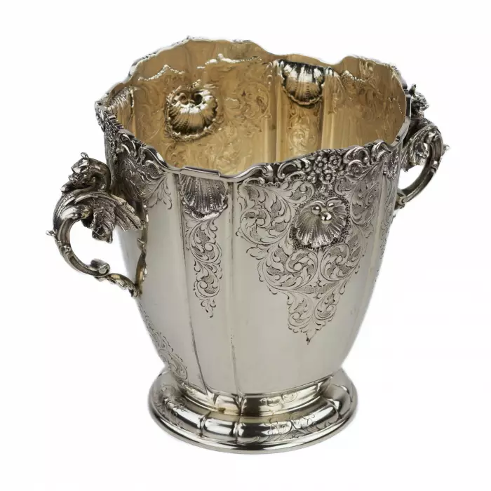 SILVER CHAMPAGNE COOLER WITH DRAGON HANDLES. EUROPE, LATE 19TH - EARLY 20TH CENTURY