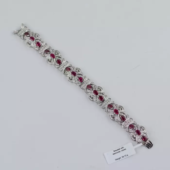 18-KARAT WHITE GOLD BRACELET WITH RUBIES AND DIAMONDS